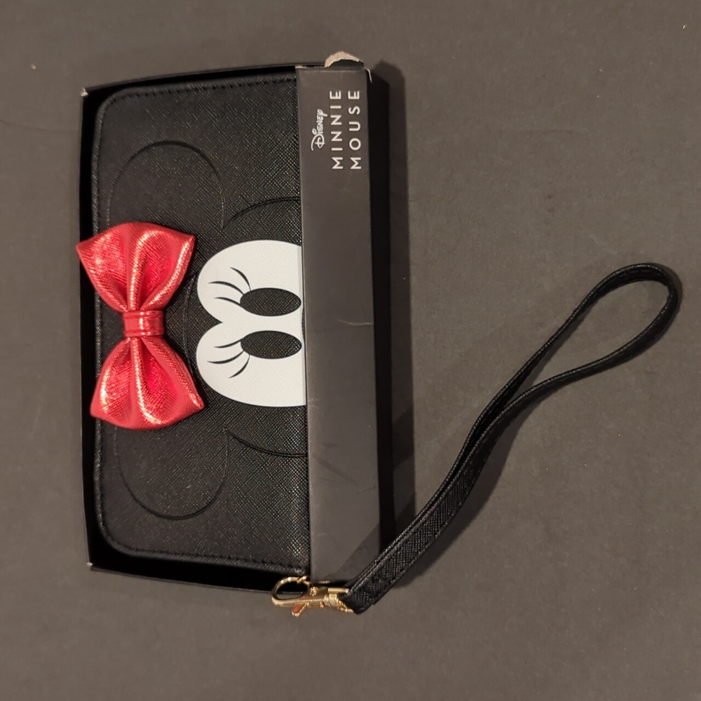 NWT Disney Minnie M RED Bow Wristlet Pouch WALLET TECH POCKET BLACK BIOWORLD 1
